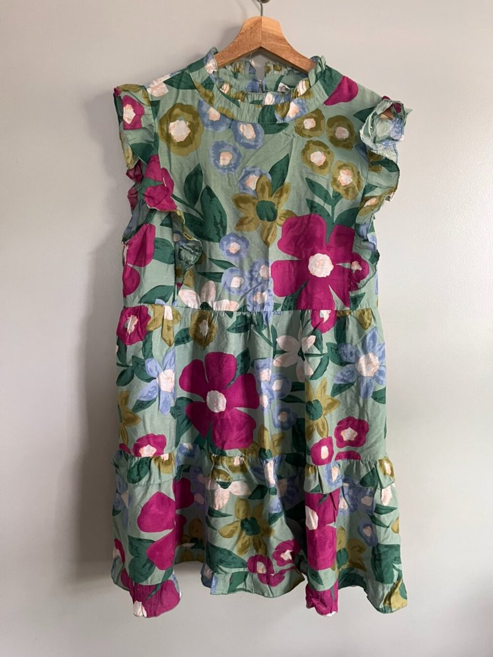 Lightweight Bright Floral Ruffled Top